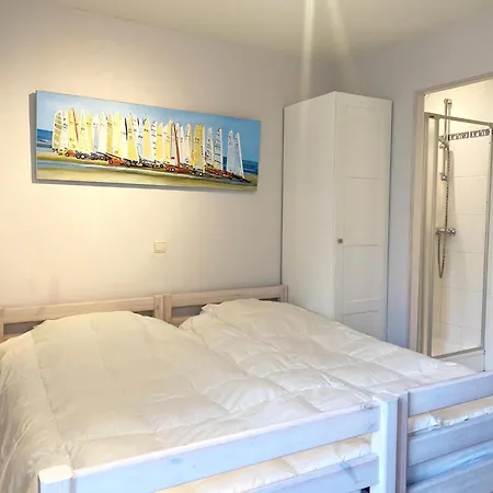Horizon 0501 Located On The Sea